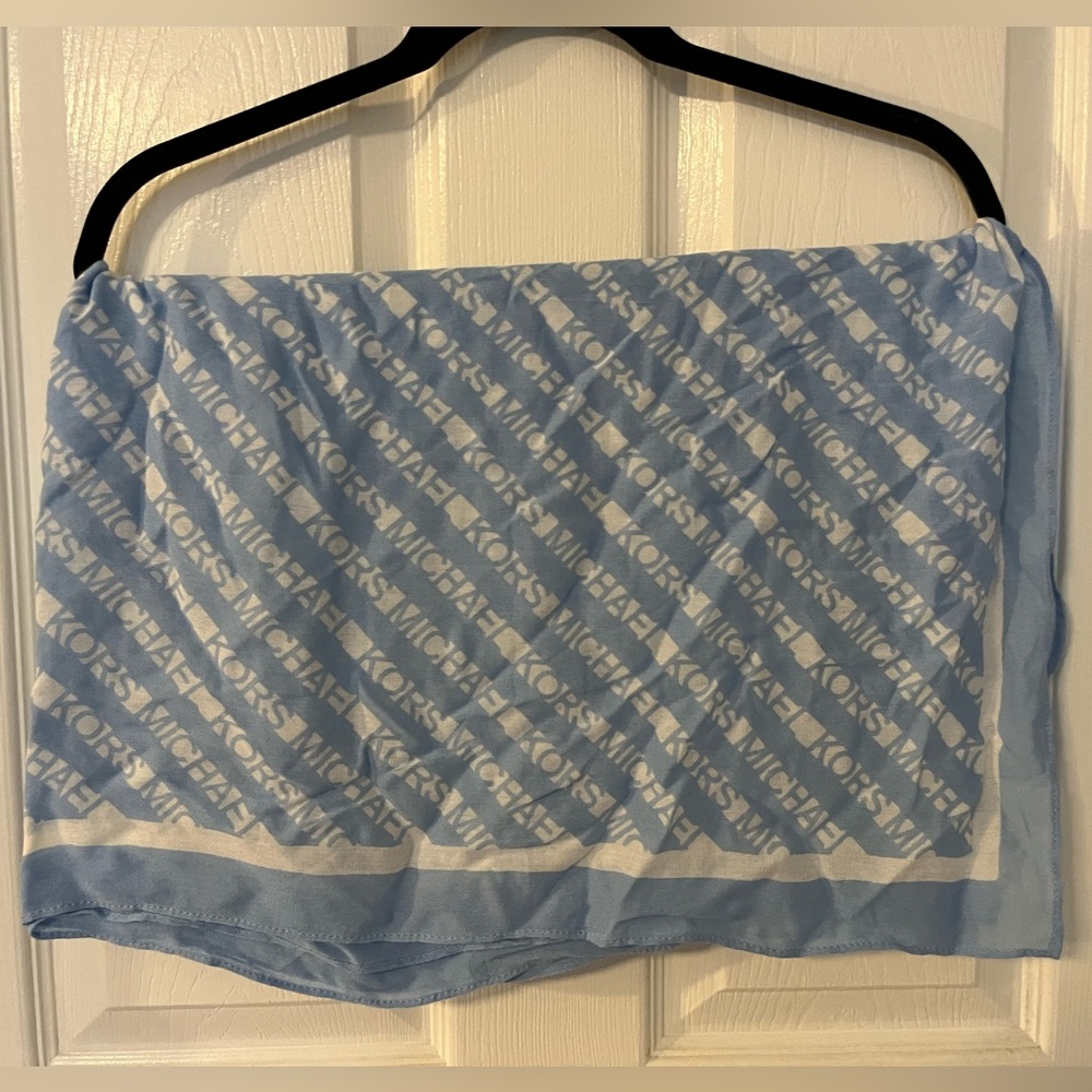 Michael Kors Scarf/Wrap/Shawl